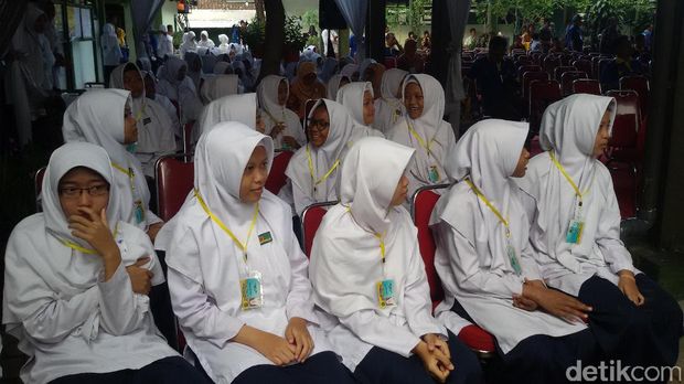 Jokowi Kampanye Imunisasi di Yogya, Siswa; Semoga ada Kuis Sepeda