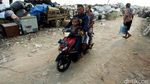 Kehidupan Anak-anak di Balik Tumpukan Sampah di Taman BMW