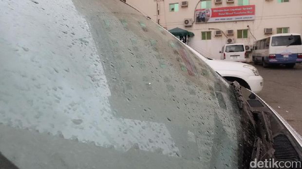   Musim Panas, Gerimis 'Sapa' Mekkah dan Madinah