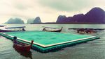 Foto: Lapangan Sepakbola Terapung di Laut