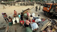 Penertiban ini mendapat penjagaan dari personel gabungan dari TNI, Brimob, Satpol PP, dan Dinas Perhubungan.