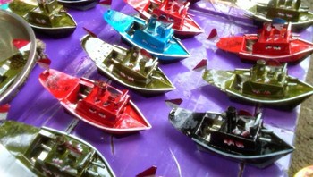 Kapal kaleng ini bisa melaju di air menggunakan sistem uap. Foto: istimewa