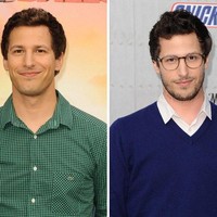 Cewek juga suka kok dengan pria berpenampilan geek seperti Andy Samberg setelah berkacamata. Foto: Getty Images