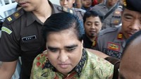 Atas hal itu, jaksa mengajukan banding, termasuk Dimas Kanjeng sendiri. Tapi apa daya, pada 16 Oktober 2017, Pengadilan Tinggi (PT) Surabaya menguatkan vonis Dimas Kanjeng. 