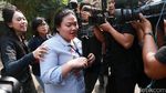 Dilaporkan Atas Kasus Penipuan, Putri Nia Daniati Tetap Tersenyum