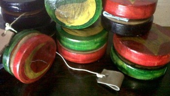 Yoyo merupakan mainan sederhana dan murah meriah, namun perlu keterampilan agar dapat bermain dengan lincah. Foto: istimewa