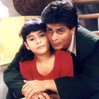 Pada film Kuch Kuch Hota Hai, Sana Saeed beradu akting dengan raja Bollywood, Shahrukh Khan. Sana berperan sebagai Anjali kecil, buah hati Rahul (Shahrukh Khan) dan Tina (Rani Mukherje) Foto: Dok. Instagram