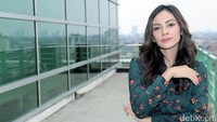 Janda satu anak itu pernah dekat dengan seorang pengusaha.