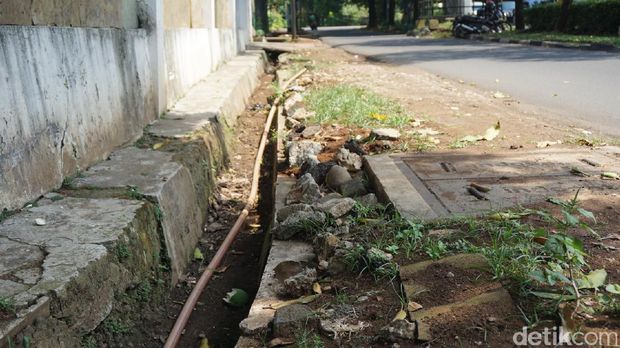 Di mana pejalan kaki harus berjalan?