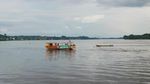 Foto: Keceriaan Anak-anak di Tepi Sungai Kapuas