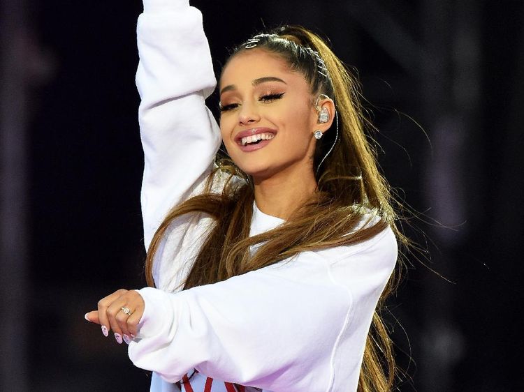 Ariana Grande Jadi Bulan-bulanan NASA dan Meme Kocak Netizen