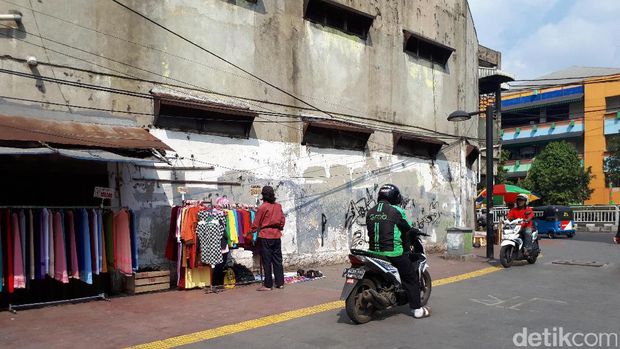 Bulan Tertib Trotoar, Masih Ada Parkir Liar di Blok G Tanah Abang