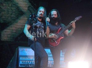 Dream Theater Siap Manggung di Candi Prambanan