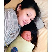 Ini foto ketika si Shan Cai Meteor Garden baru saja melahirkan anak pertamanya. Meski sedikit chubby namun tetap imut. Foto: Instagram Barbie Hsu