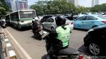 Angkot dan Ojek Bandel di Pinggir Jalan Dukuh Atas dan Manggarai