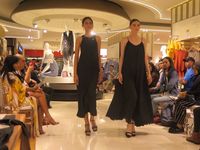 Kolaborasi Desainer Indonesia dan Singapura Rayakan Persahabatan 2 Negara