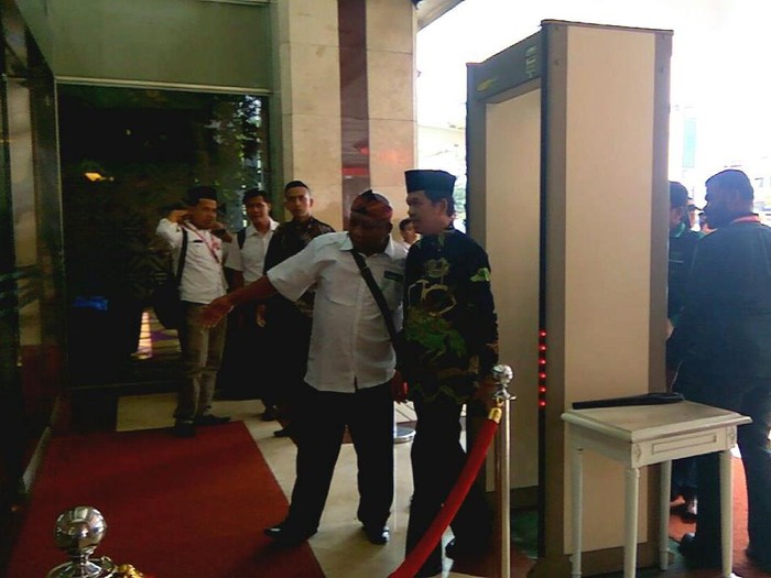 Berbatik Hijau, Dedi Mulyadi Hadiri Musyawarah Wilayah PKB Jabar