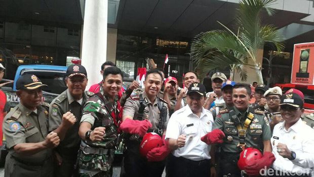 Bendera raksasa dikibarkan di Tangerang jelang HUT RI ke-72.