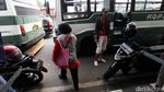 Angkot dan Ojek Bandel di Pinggir Jalan Dukuh Atas dan Manggarai