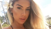Carol Belli yang cantik dan seksi ini pernah dekat dengannya. Dok. Isntagram