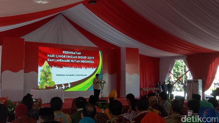 Djarot dan Risma Dapat Penghargaan Nirwasita Tantra