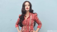 Eufrasia Vieira tiba-tiba saja disebut mirip dengan Angelina Jolie. (Foto: Eufrasia Vieira (NOEL/detikHOT)