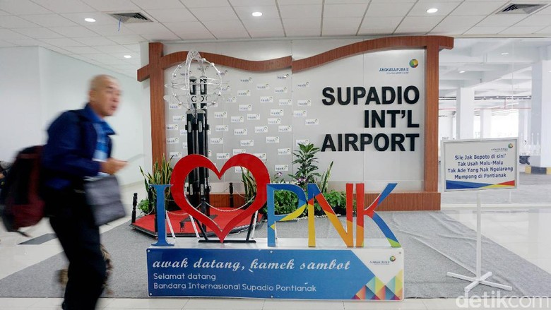 Bandara Supadio, Pontianak menempati peringkat 1 dunia untuk kategori pada survei Airport Service Quality (ASQ) Quarter II/2017 oleh Airport Council International (ACI).