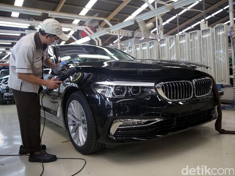 Melihat Proses Perakitan BMW Seri 5 di Sunter