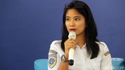 Foto: Paras Cantik & Anggun Pilot Wanita Indonesia