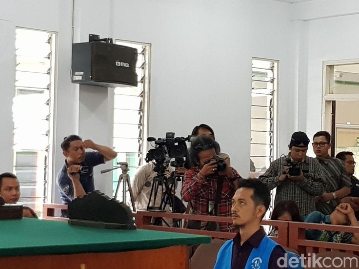 Sidang vonis Fidelis