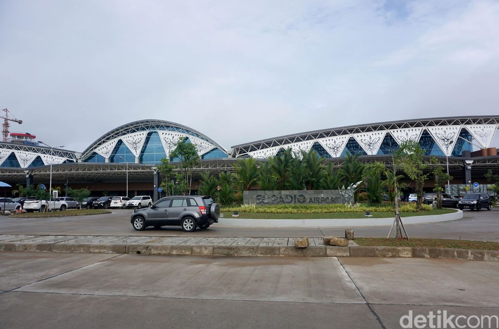 Bandara Supadio, Pontianak menempati peringkat 1 dunia untuk kategori pada survei Airport Service Quality (ASQ) Quarter II/2017 oleh Airport Council International (ACI).