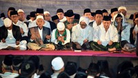 Panglima TNI Jenderal Gatot Nurmantyo tampak khusyuk berdoa. (Puspen TNI).