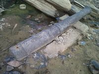 Meriam di dasar Sungai Kapuas (Baliya/Istimewa)