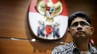 Achmad, Sutjipto, Agus, dan Noer disangkakan Pasal 5 ayat 1 huruf a atau Pasal 5 ayat 1 huruf b atau Pasal 13 Undang-undang Pemberantasan Tindak Pidana Korupsi juncto Pasal 55 ayat 1 ke-1 KUHP. Sedangkan, Rudy disangkakan Pasal 12 huruf a atau Pasal 12 huruf b atau Pasal 11 Undang-undang Pemberantasan Tindak Pidana Korupsi.