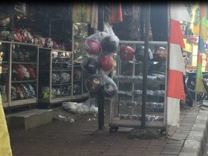 Saat Hak Pejalan Kaki Dirampas Pedagang