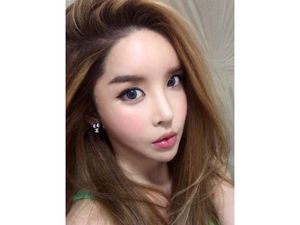 Artis Transgender Korea Harisu Ungkap Alasan Cerai dari Suami