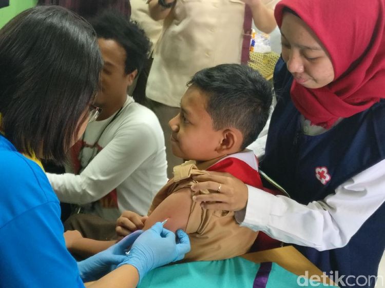 Isu-isu Miring Seputar Vaksin yang Pernah Heboh di Indonesia