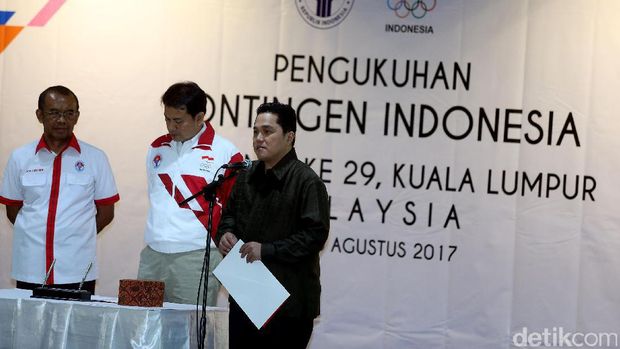 Ketua Umum KOI, Erick Thohir, saat mengukuhkan kontingen Indonesia ke SEA Games 2017 Kuala Lumpur, Rabu (2/8/2017). 