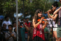 Grup Orkestra Asal Spanyol Kagum Akan Keindahan Danau Toba