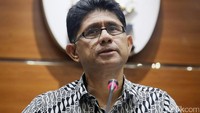 Suap itu diberikan dari Agus kepada Rudy untuk mengamankan laporan penanganan kasus oleh Kejari Pamekasan terkait pengadaan di desanya yang menggunakan dana desa dengan nilai proyek Rp 100 juta. Suap yang diberikan senilai Rp 250 juta.