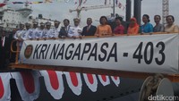 Menteri Pertahanan (Menhan) Ryamizard Ryacudu meresmikan kapal selam Hull No 7712 yang diberi nama KRI Nagapasa-403 di dermaga galangan kapal DSME, Okpo, Busan, Korea Selatan. (Foto: Niken Purnamasari/detikcom)