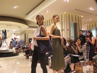 Kolaborasi Desainer Indonesia dan Singapura Rayakan Persahabatan 2 Negara