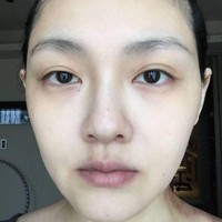 Meski sudah berusia 41, Barbie tampak punya wajah yang tetap tirus dan mulus. Ini buktinya. Foto: Instagram Barbie Hsu