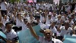 Ratusan Pegawai PD Pasar Jaya Gelar Unjuk Rasa