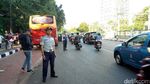 Foto: Aduh! Ojek Menyerbu Stasiun Palmerah dan Bikin Macet