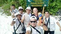 Tim asesor UNESCO melakukan kunjungan dan penilaian ke sejumlah lokasi yang masuk area Geopark Ciletuh Palabuhanratu (GCP). Mereka juga mampir ke Pulau Kunti (dok Istimewa)