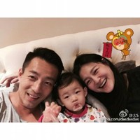 Pemilik nama asli Hsu Si-yuan itu tampak menikmati hidupnya sebagai aktris, penyanyi, presenter, dan seorang ibu. Lihat saja foto berikut. Foto: Instagram Barbie Hsu