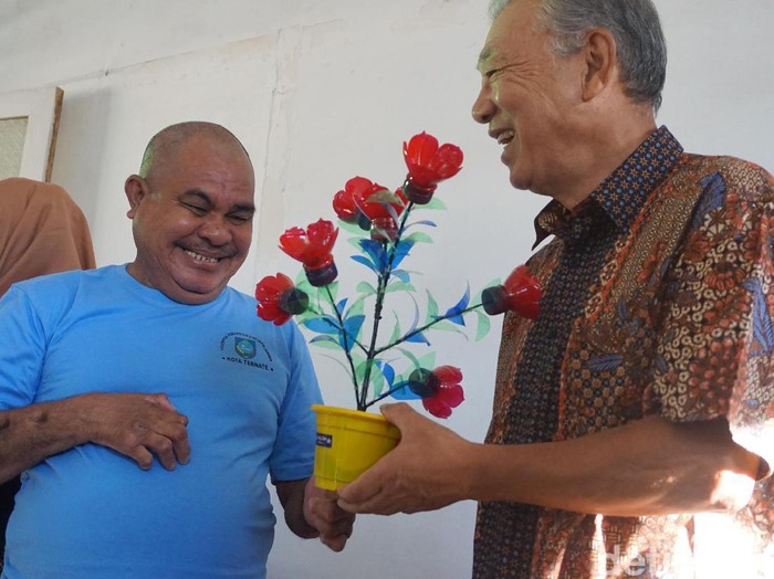 Ketika Duta WHO Puji Kelompok Perawatan Diri di Ternate