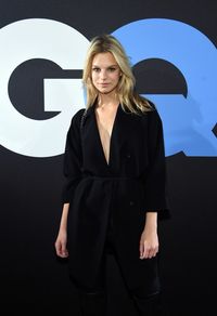 Foto: 5 Model Victoria's Secret yang Pernah Digebet Harry Styles 