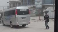 Kita sterilisasi zona merah. Petugas sudah dikerahkan dan berkoordinasi dengan kepala desa untuk memastikan tidak ada warga di zona merah, kata Kabid Kedaruratan dan Logistik BPBD Karo, Natanail Perangin-angin